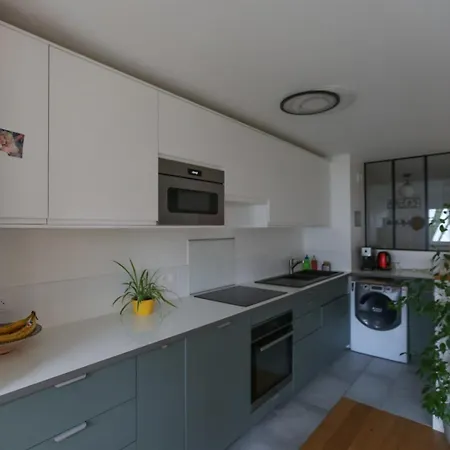 Spacious Cocoon With Private Garden アパート *