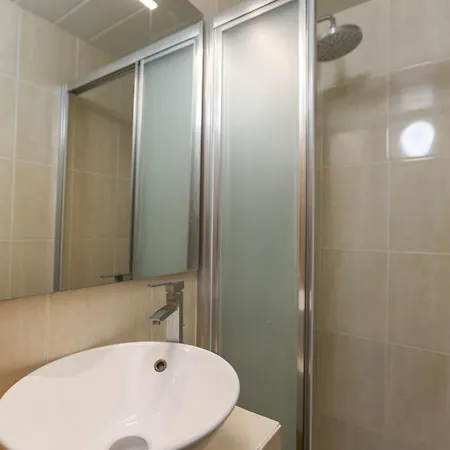 Spacious Cocoon With Private Garden アパート パリ