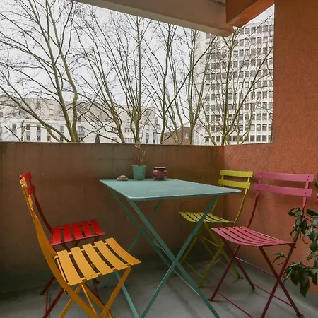 Spacious Cocoon With Private Garden アパート