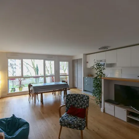 Spacious Cocoon With Private Garden شقة *